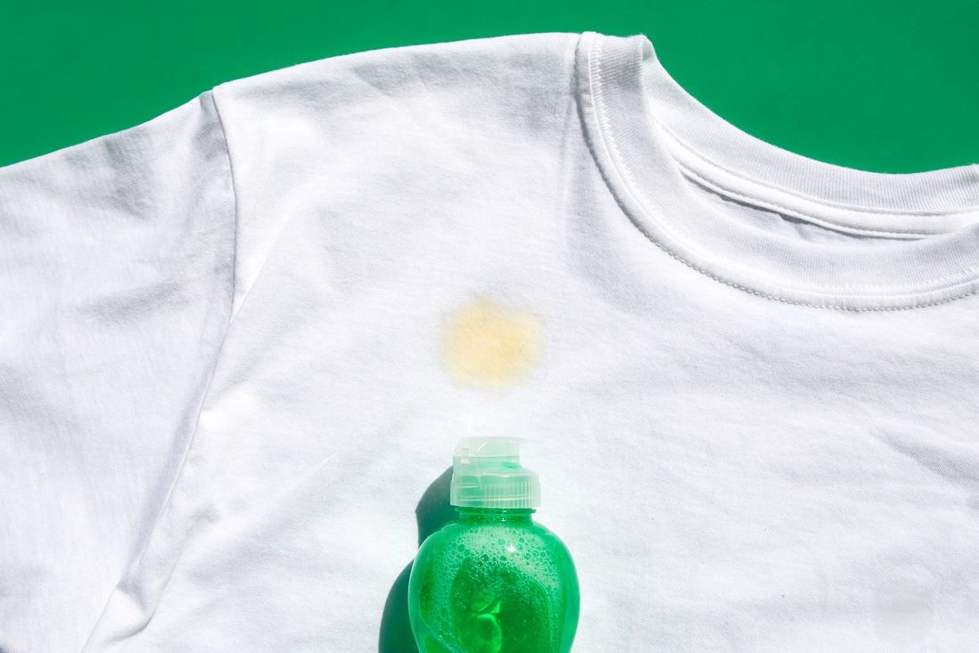 how to remove old oil stains from clothes