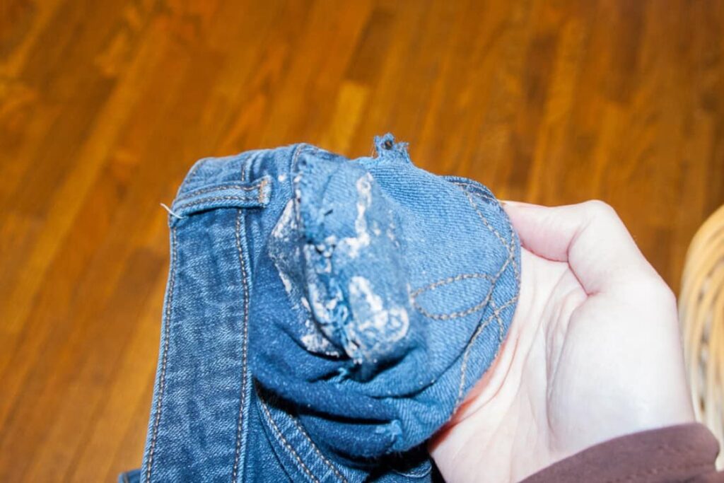 how to get silly putty out of clothes