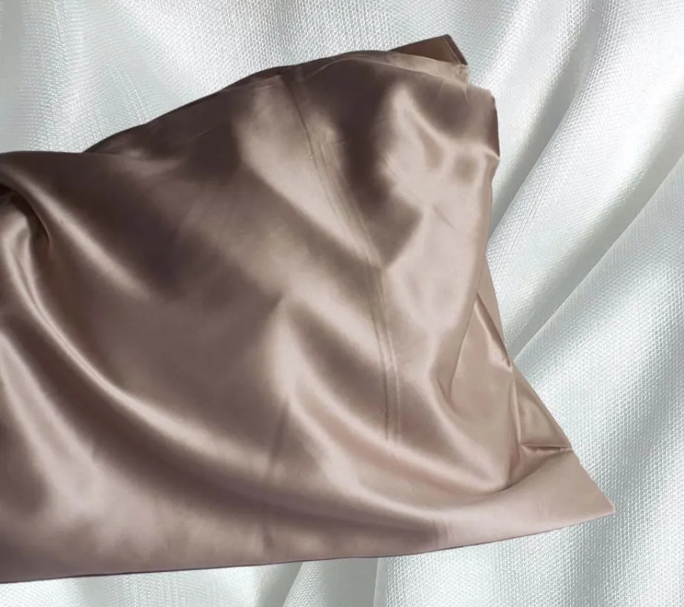 Satin vs. Silk Pillowcases for Hair: What's the Difference?