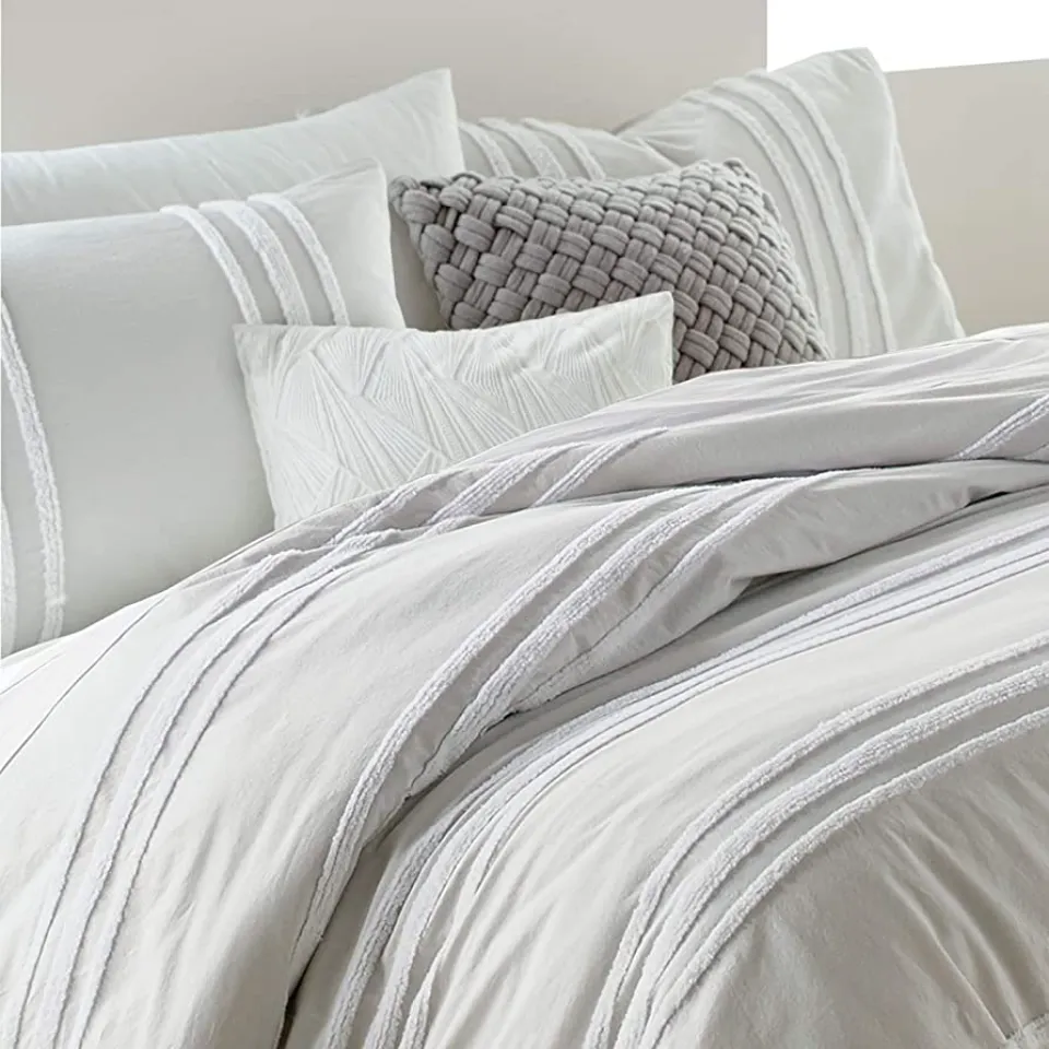 Amazon.com: DKNY Chenille Stripe Comforter & Sham Set