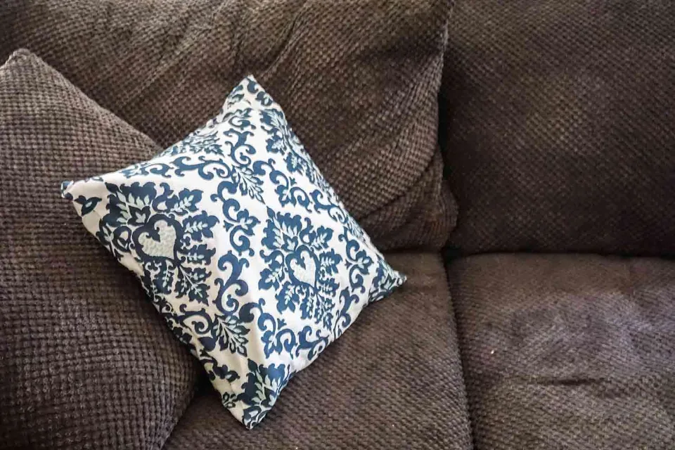 How to Make Pillow Covers Without Sewing? No-Sew Pillow Covers