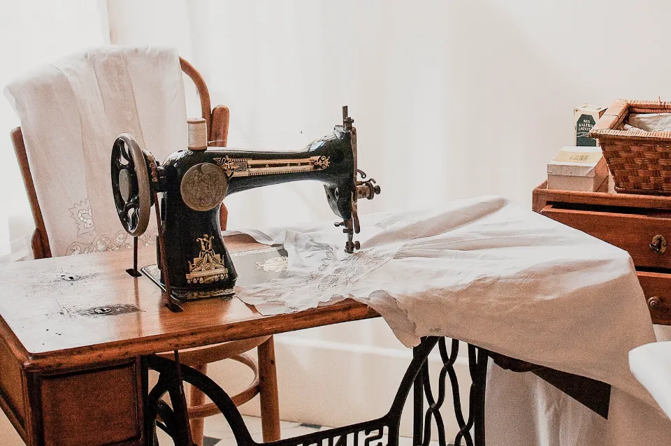 Treadle Sewing Machines: Introduction & History