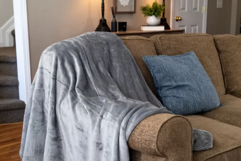 8 Best Fleece Blankets 2023: Stay Cozy and Warm in Winter