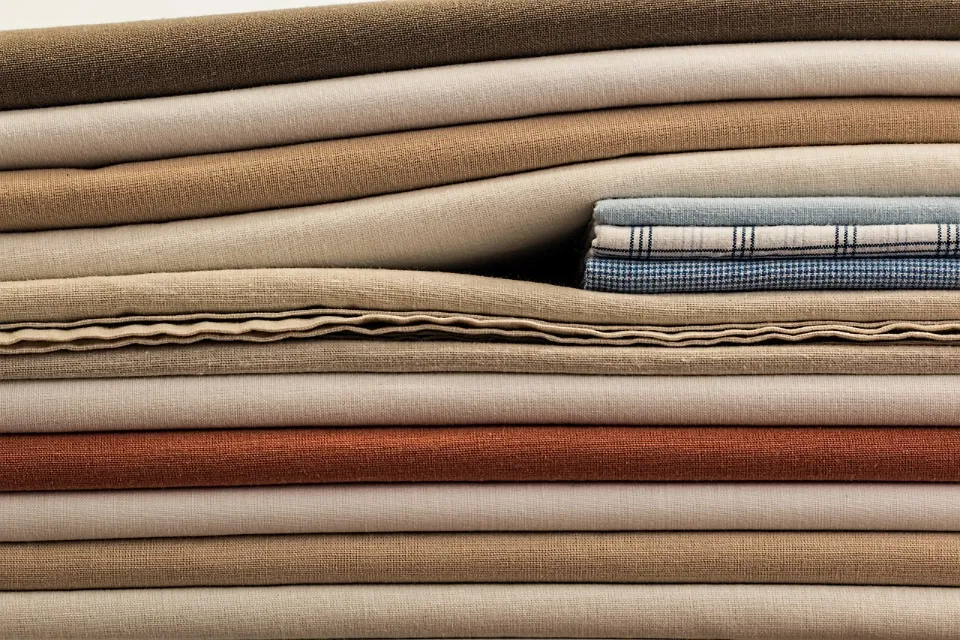 Polyester Fabric Vs Cotton: What is the Difference?