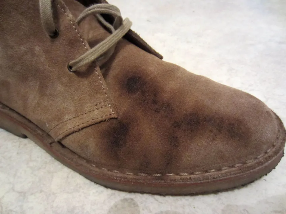 Can Suede Get Wet? What to Do If It is Wet?
