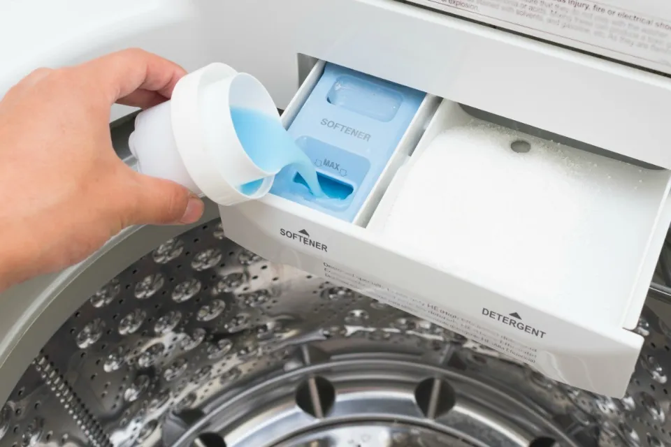 Can You Mix Laundry Detergent and Fabric Softener? Which First?