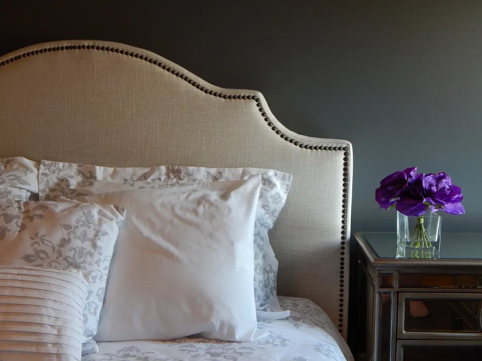 How to Clean Upholstery Headboards? Cleaning Guide