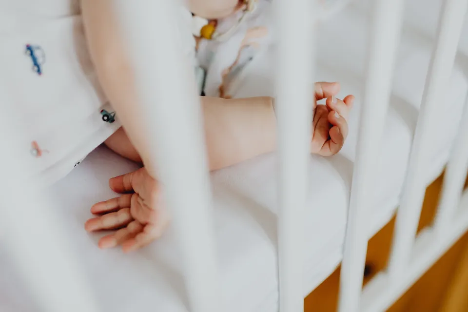 What is Safe for Crib Bedding Sets? Baby Crib Safety Must